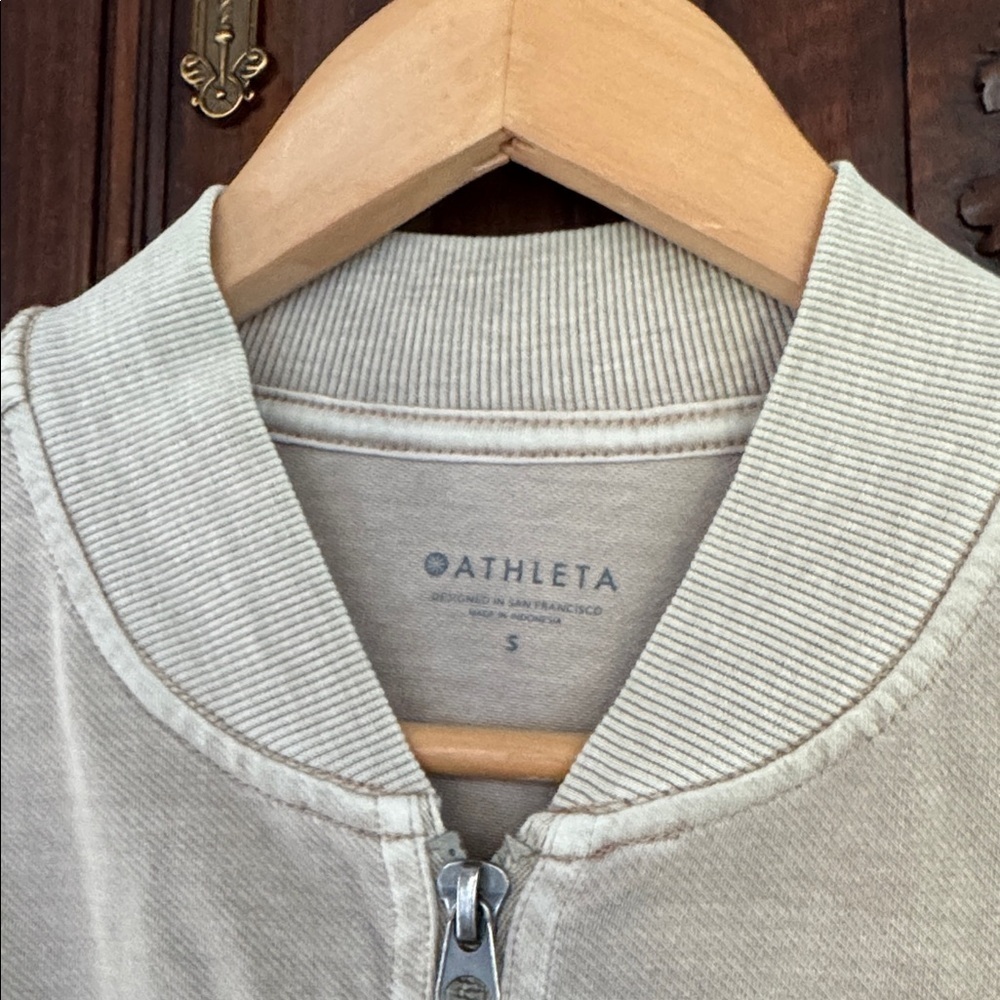 Athleta jacket soft Tan Farallon Bomber Jacket small Performance Pockets Zip - Picture 5 of 7